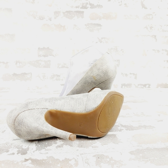 Guess Gray Silver Snakeskin Pattern Slip On Pointy Toe High Heels W281 - Picture 8 of 11